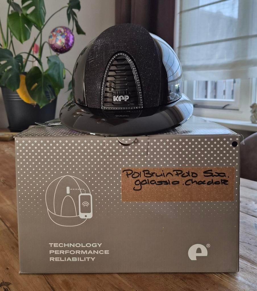 Schitterend gloednieuwe Kep Italia in donkerbruin polish, Ophalen of Verzenden, Nieuw, Dressuur, Cap