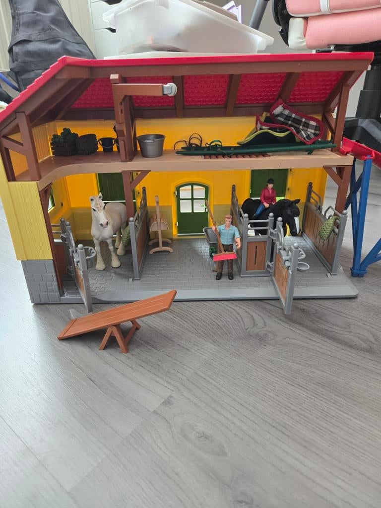 Schleich boerenschuur met Accessoires en Figuren, Ophalen, Gebruikt, Jongen of Meisje