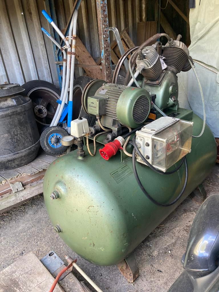 Te koop compressor alub 600l/m 5.5 kw, Ophalen, Gebruikt, 400 tot 800 liter/min, 10 bar of meer