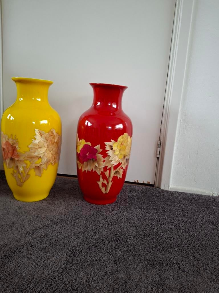 2 chinese vazen., Ophalen of Verzenden, Geel, Aardewerk of Porselein, Minder dan 50 cm