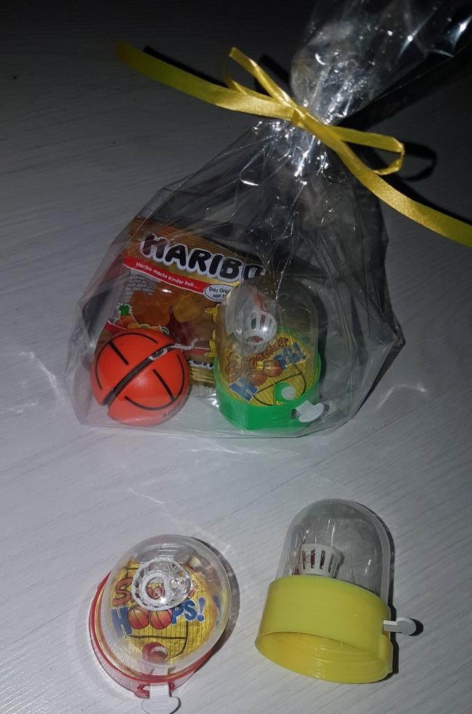 Traktatie basketbal spelletje+jojo+snoepje 1.00, Ophalen of Verzenden, Nieuw, Feestartikel, Verjaardag