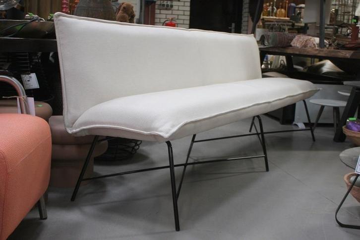 Luxe lange eetkamerbank Vidar Jess metaal stof naturel 290cm, Huis en Inrichting, Stoelen, Zo goed als nieuw, Vijf, Zes of meer stoelen