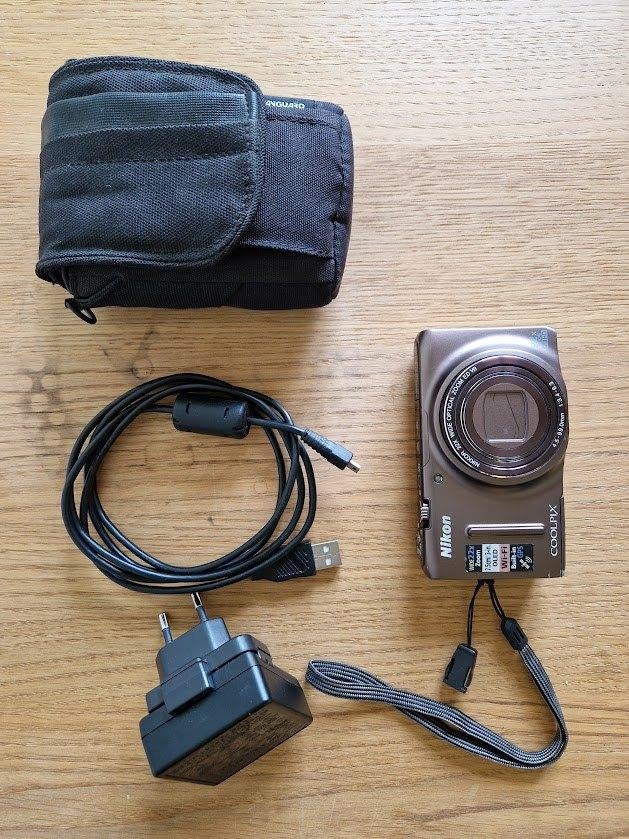 Nikon Coolpix S9500 + originele batterij en 1 x nwe EN-EL12, Gebruikt, Compact, Nikon, 8 keer of meer