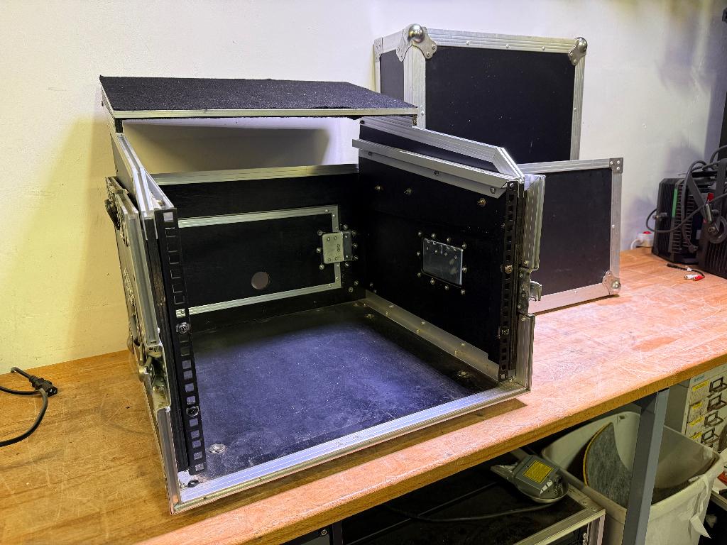 Prodjuser Slant 11-4 Laptop RS combi flightcase + plateau, Ophalen of Verzenden, Gebruikt, Overige instrumenten, Flightcase
