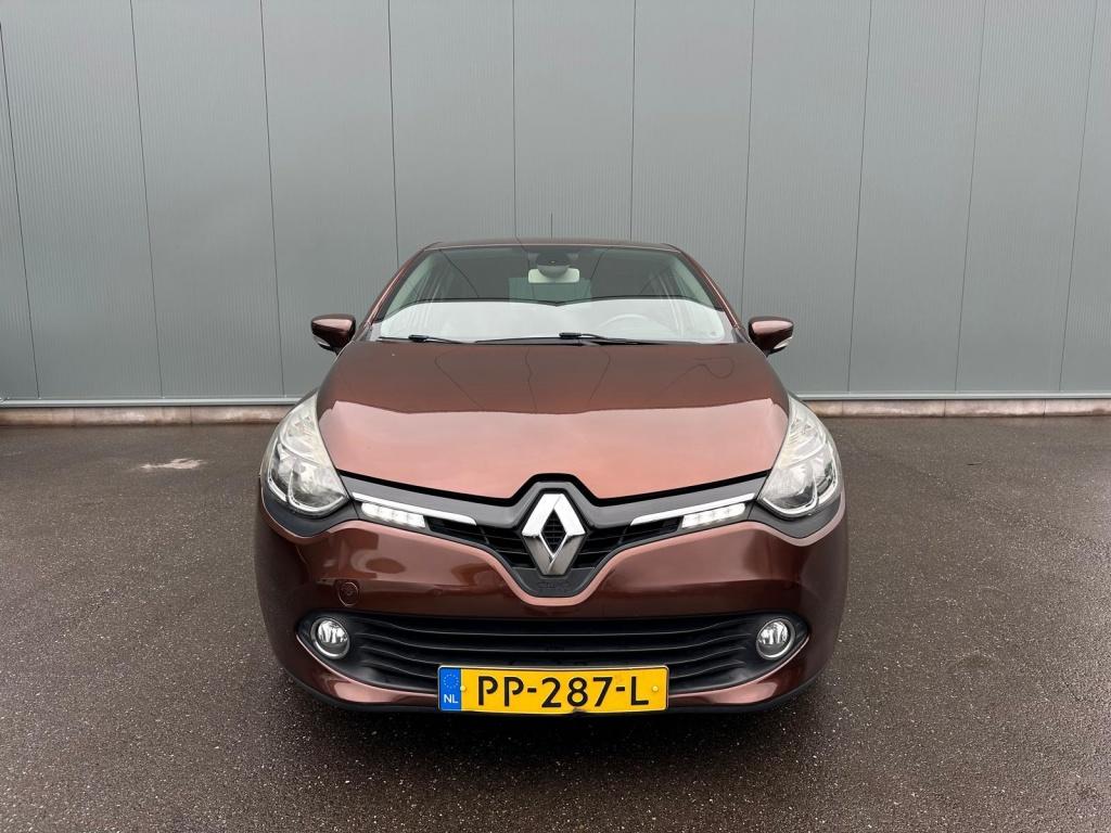 Renault Clio 0.9 TCe Iconic CRUISE | PARKEERSENSOREN !, Auto's, Renault, Voorwielaandrijving, 898 cc, Euro 6, Bruin