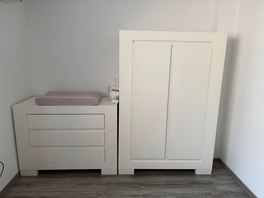 Kledingkast + commode babykamer, Kinderen en Baby's, Kinderkamer | Complete kinderkamers, Ophalen, Gebruikt, Jongetje of Meisje