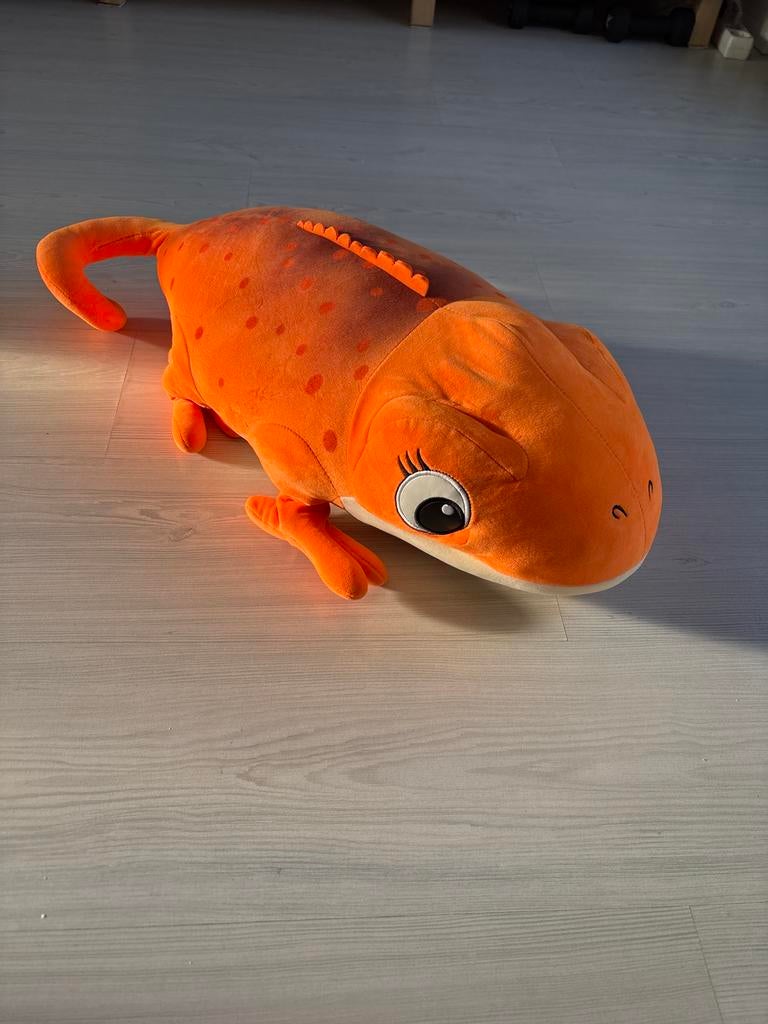 Oranje salamander knuffel/kussen, Ophalen of Verzenden, Zo goed als nieuw, Overige typen