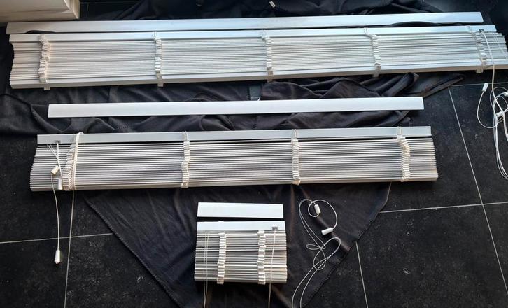 2 witte houten jaloezieën Veneta met ladderband, Huis en Inrichting, Stoffering | Gordijnen en Lamellen, Gebruikt, 150 tot 200 cm