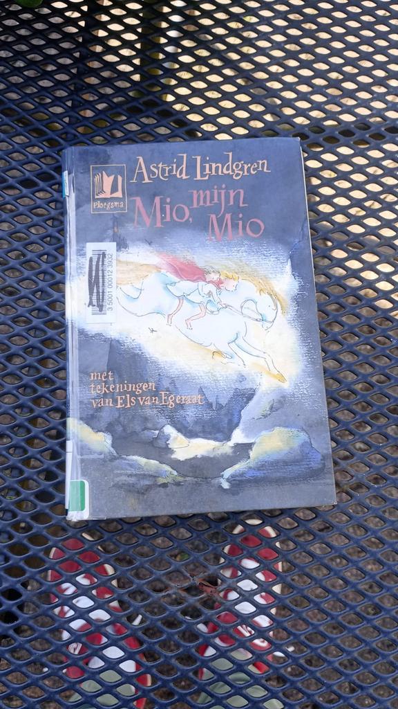 Mio, mijn Mio - Astrid Lindgren (Ploegsma), Boeken, Kinderboeken | Jeugd | onder 10 jaar, Gelezen, Fictie algemeen, Ophalen of Verzenden