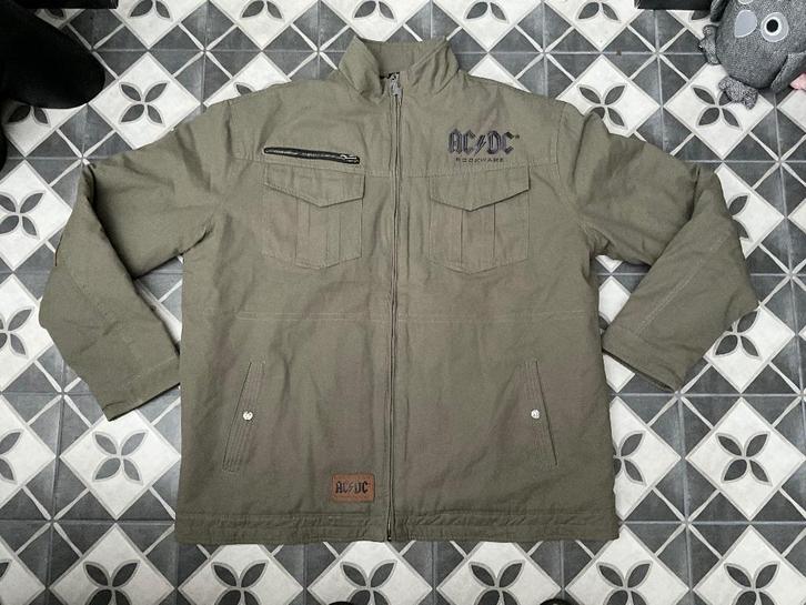 Winterjas taupe van AC/DC Maat XXL, Verzamelen, Muziek, Artiesten en Beroemdheden, Nieuw, Kleding, Ophalen of Verzenden