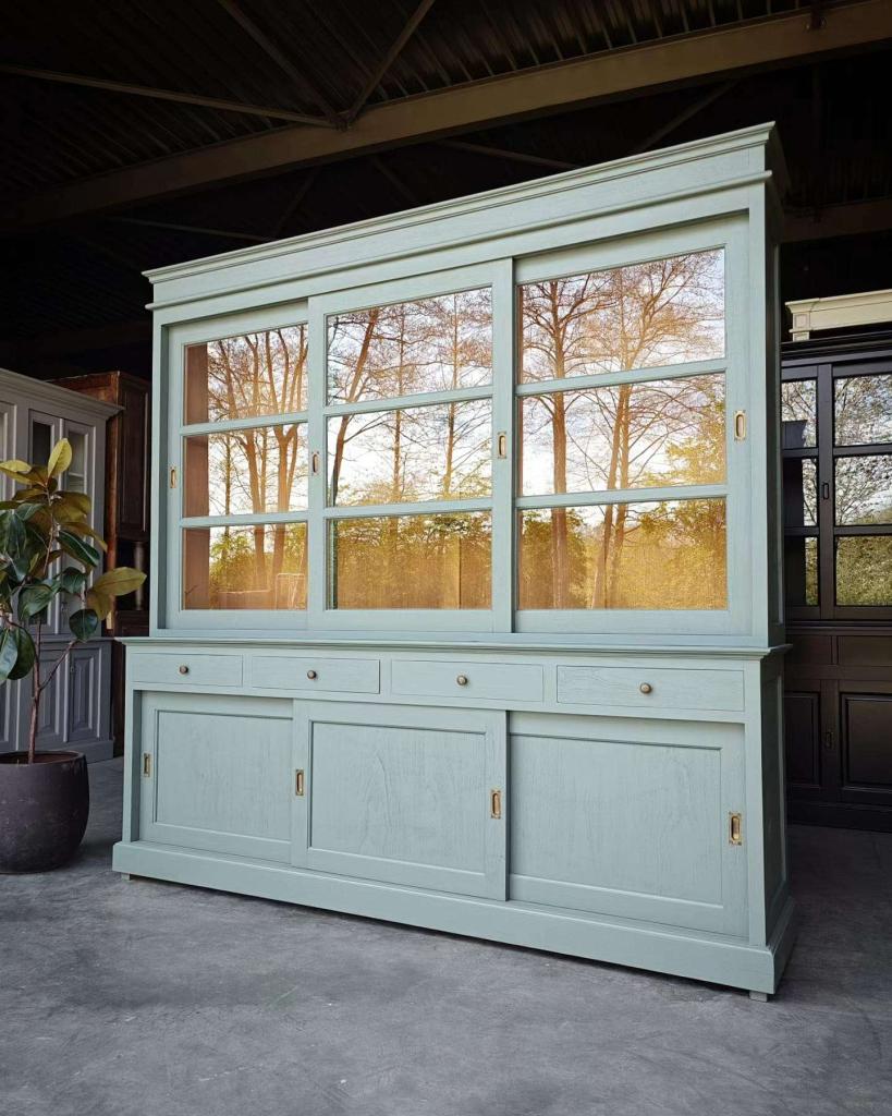 Prachtige buffetkast in de kleur Eucalyptus  #2603, Huis en Inrichting, Kasten | Buffetkasten, Niet ingevuld, Met deur(en), 200 cm of meer