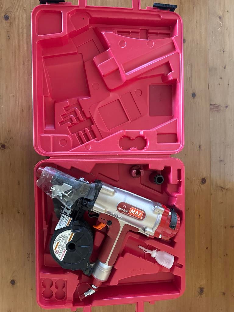 MAX HN120 Hogedruk Spijkermachine in Koffer, Ophalen of Verzenden, Zo goed als nieuw