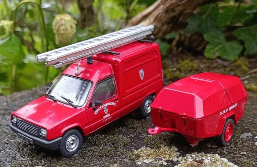 Renault Express & pompaanhanger BRANDWEER schaal 1/43 # 62, Verzenden, Nieuw, Auto, Overige merken