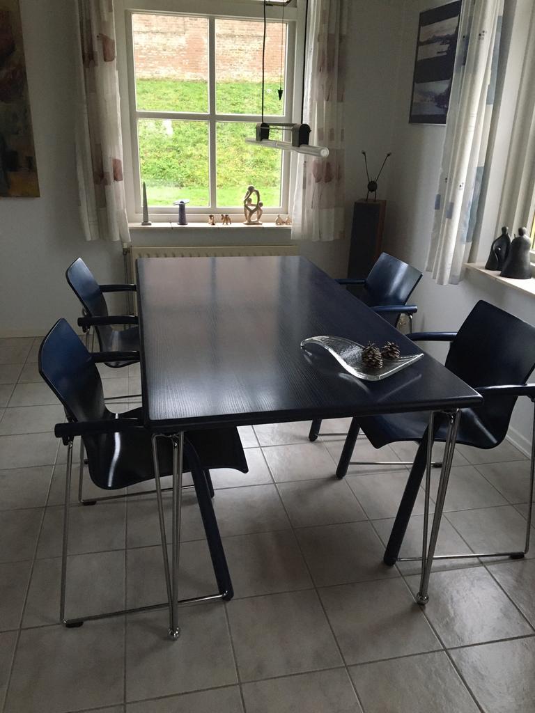 Thonet eettafel met vier stoelen, Ophalen, Gebruikt, Rechthoekig, 100 tot 150 cm