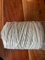 Te koop Macramé touw 6 rollen per rol 200 m. 4 mm, Hobby en Vrije tijd, Overige Hobby en Vrije tijd, Ophalen of Verzenden, Nieuw