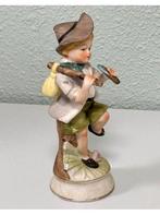 Capodimonte bisque porselein beeld beeldje meisje hiking, Ophalen of Verzenden, Zo goed als nieuw, Mens