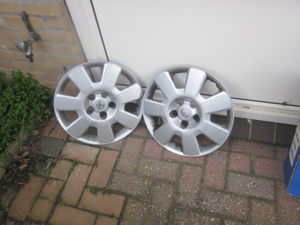 wieldoppen toyota 16 inch, Ophalen of Verzenden, Zo goed als nieuw
