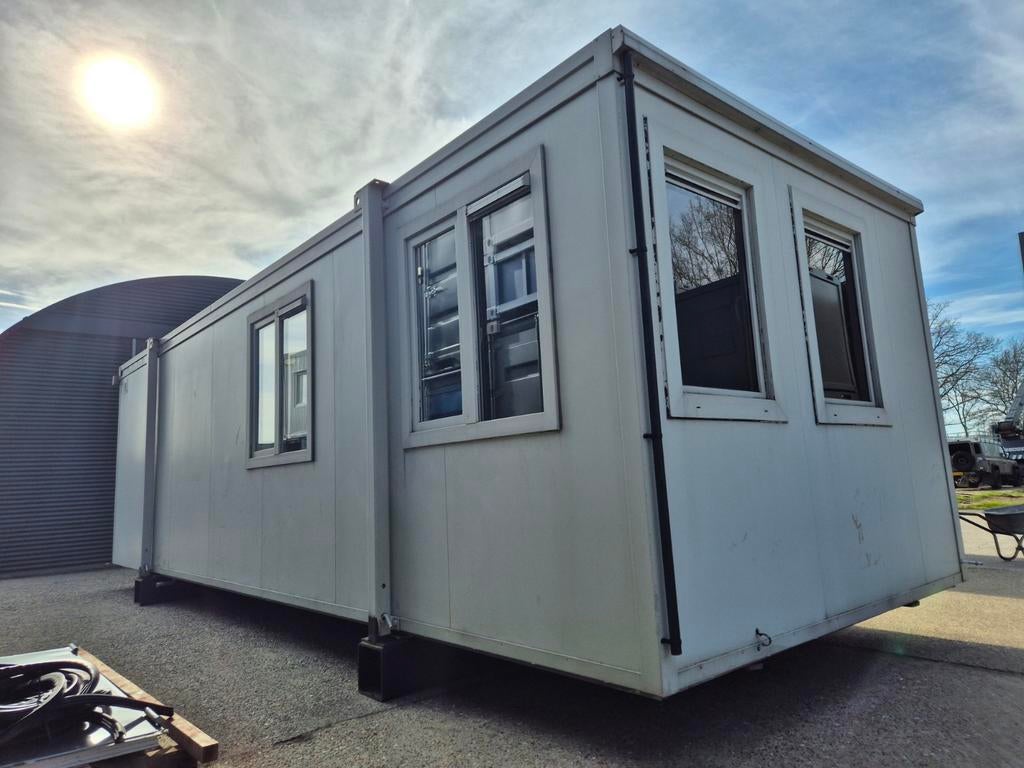 Kantoorunit / bouw/schaftkeet / woonunit 9x3m keuken en wc, Ophalen, Plinten