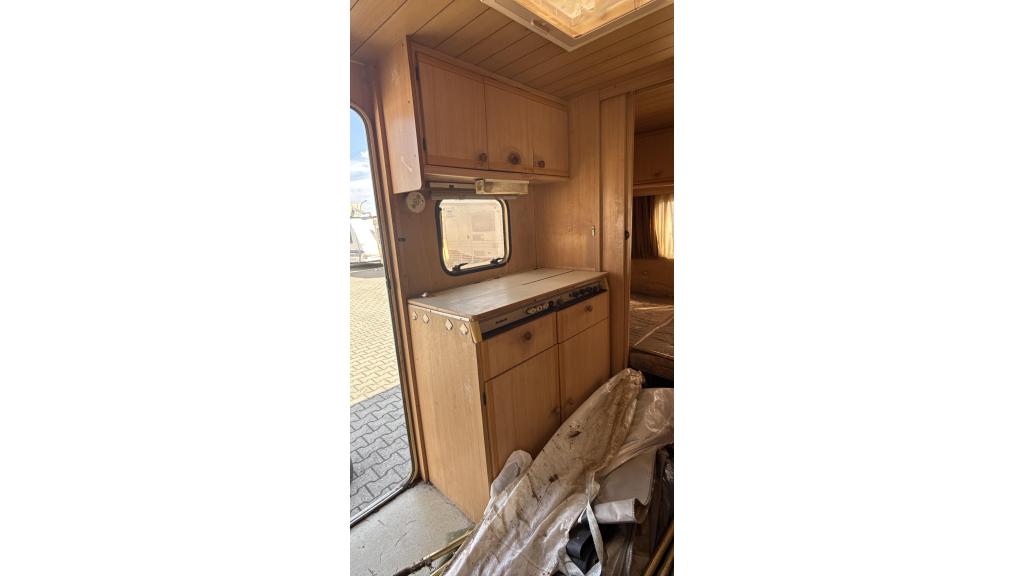 Dethleffs Camper 430 T bouwjaar 1989 met voortent en luifel, Caravans en Kamperen, Overige typen, Bedrijf, 500 - 750 kg, Kachel