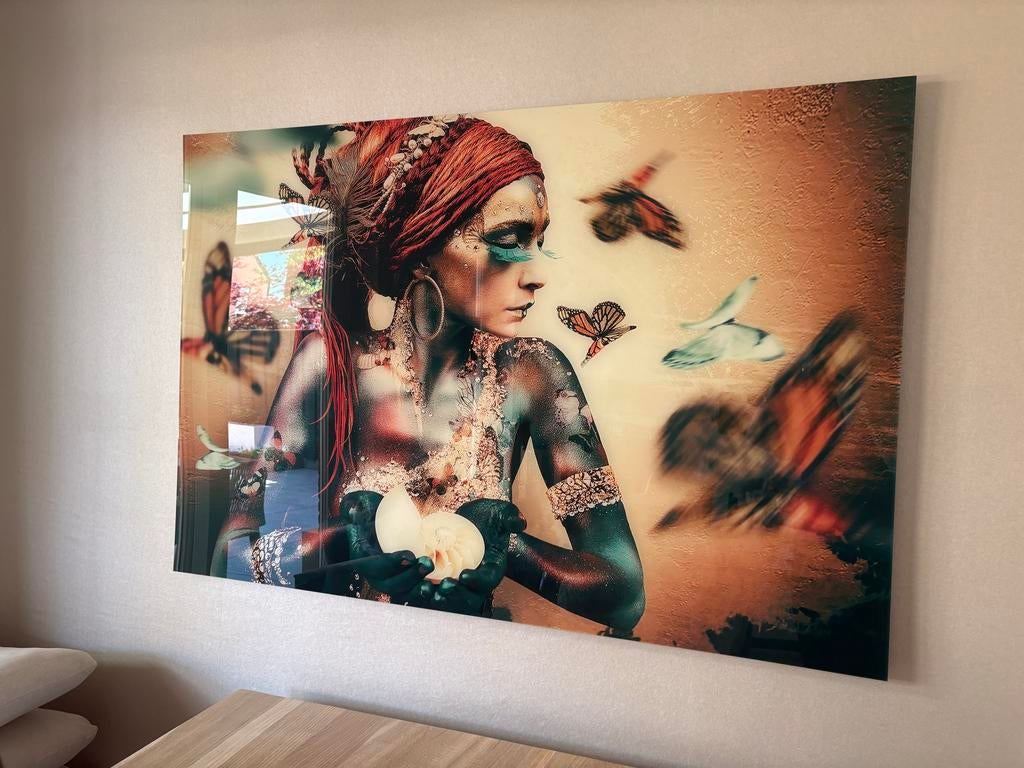 Plexiglas Kunst: Vrouw met Vlinders en Cobra-elementen, Ophalen of Verzenden