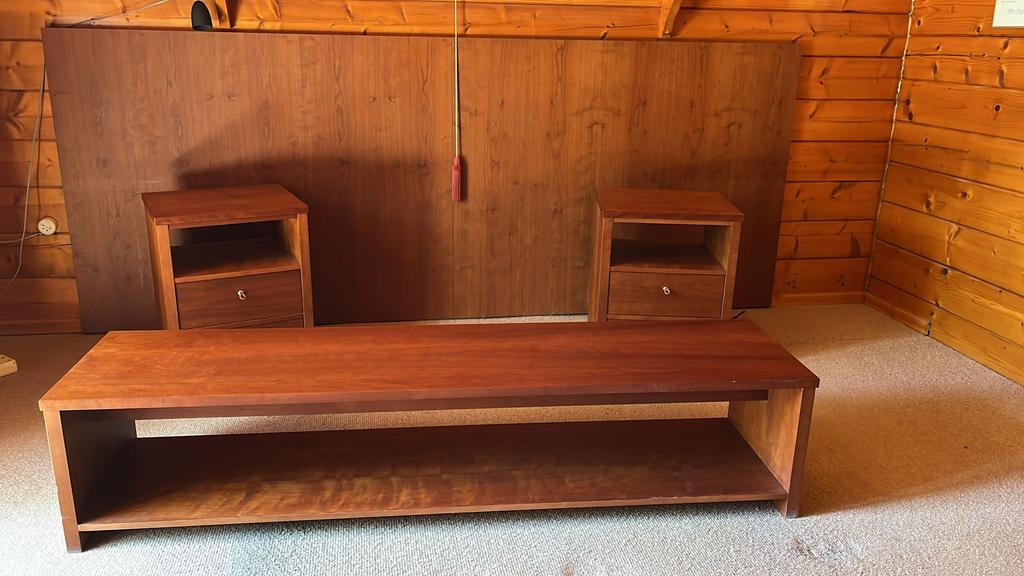 Hästens slaapkamermeubels; achterwand, 2 nachtkastjes etc., Ophalen, Gebruikt, Warm modern, Tweepersoons