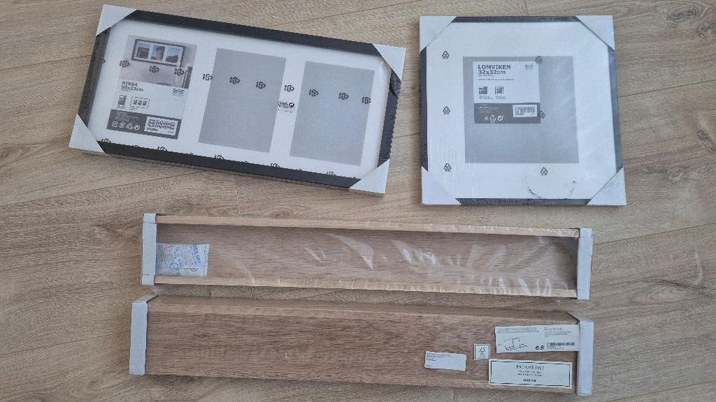 2 Frames and 2 Shelves, Ophalen, Nieuw