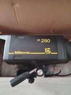 Jinbei Millennia M-250 Studioflitser, Ophalen of Verzenden, Gebruikt, Lamp of Flitsset