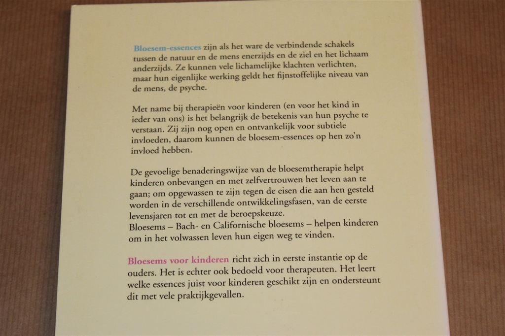 Bloesems voor Kinderen — Hulp bij Ontwikkelingsstoornissen.., Ophalen of Verzenden, Gelezen, Overige onderwerpen, Achtergrond en Informatie