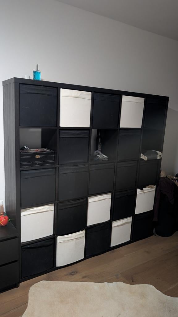 Zwarte ikea wandkast, Huis en Inrichting, Kasten | Wandmeubels, Ophalen, Zo goed als nieuw, Minder dan 150 cm, Minder dan 100 cm