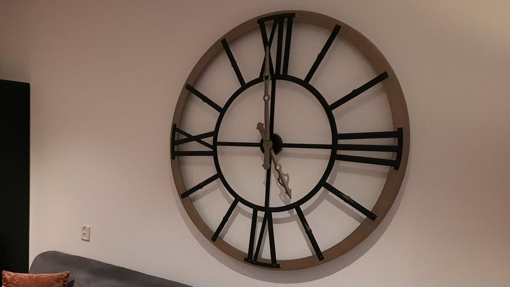 Mooie grote klok, Huis en Inrichting, Woonaccessoires | Klokken, Ophalen of Verzenden, Zo goed als nieuw, Wandklok