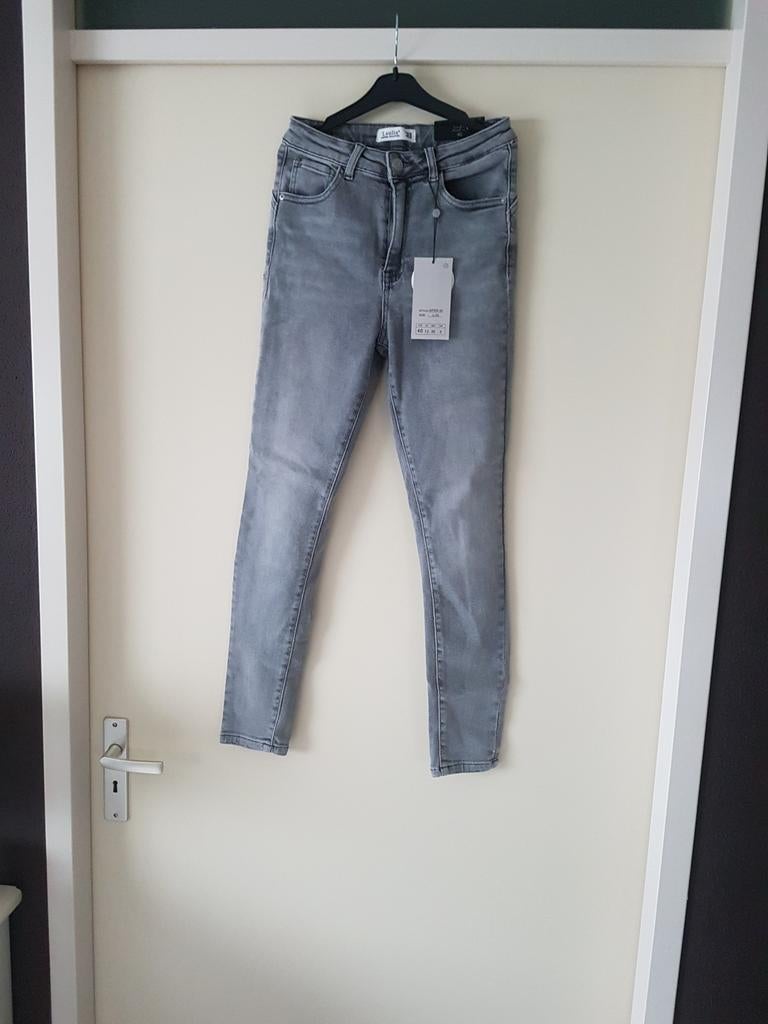 Laulia jeans grijs maat 40, Verzenden, Nieuw, Grijs, W30 - W32 (confectie 38/40)