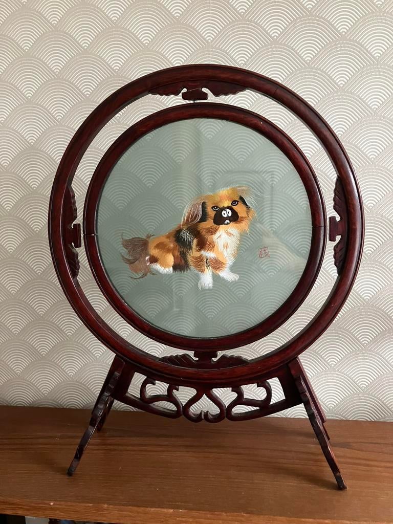 Chinees dubbelzijdig borduurwerk in glas, Ophalen