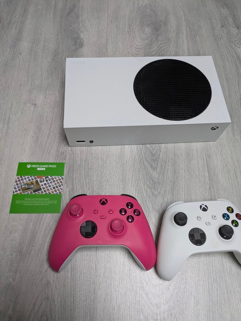 Xbox series S 512GB + 1 maand ultimate gamepass en controler, Ophalen, Zo goed als nieuw