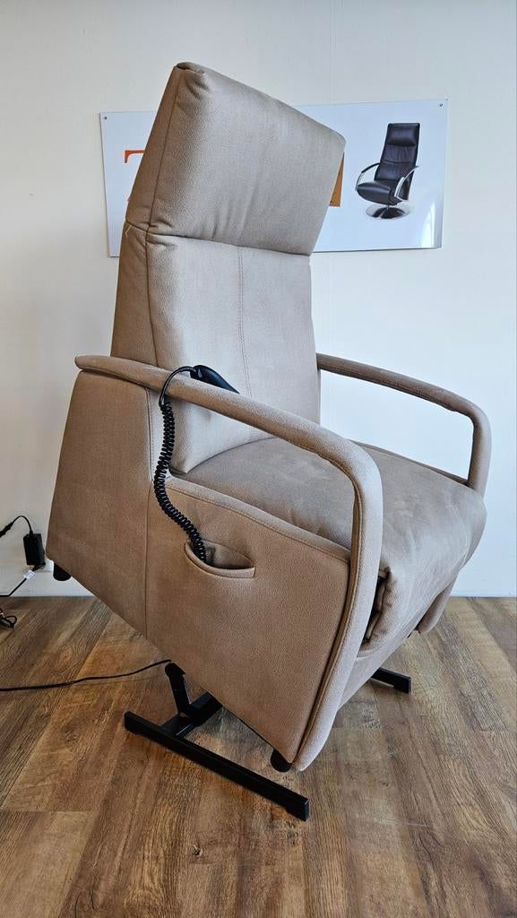 Sta op fauteuil/stoel van meubelfabriek de Toekomst