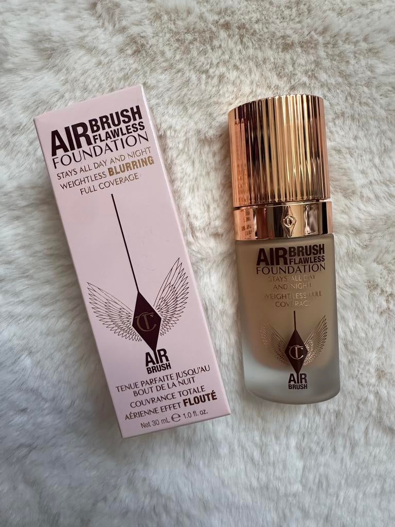 Charlotte Tilbury, Sieraden, Tassen en Uiterlijk, Uiterlijk | Cosmetica en Make-up, Beige, Nieuw, Make-up, Verzenden