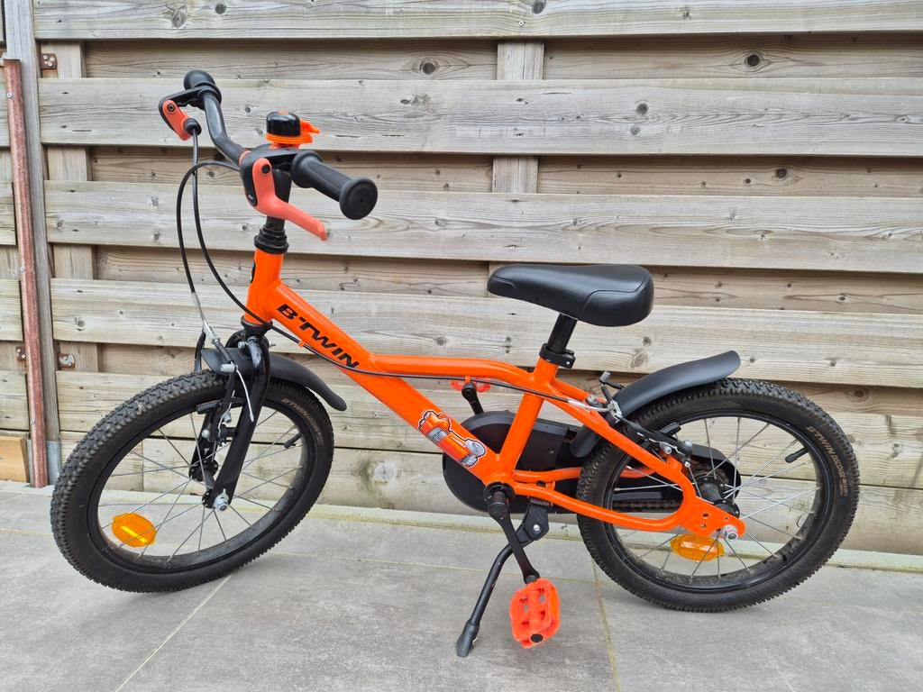 Mooie Btwin kinderfiets 16 inch oranje, Fietsen en Brommers, Fietsen | Kinderfietsjes, Ophalen, Gebruikt, 16 tot 20 inch, Btwin Decathlon