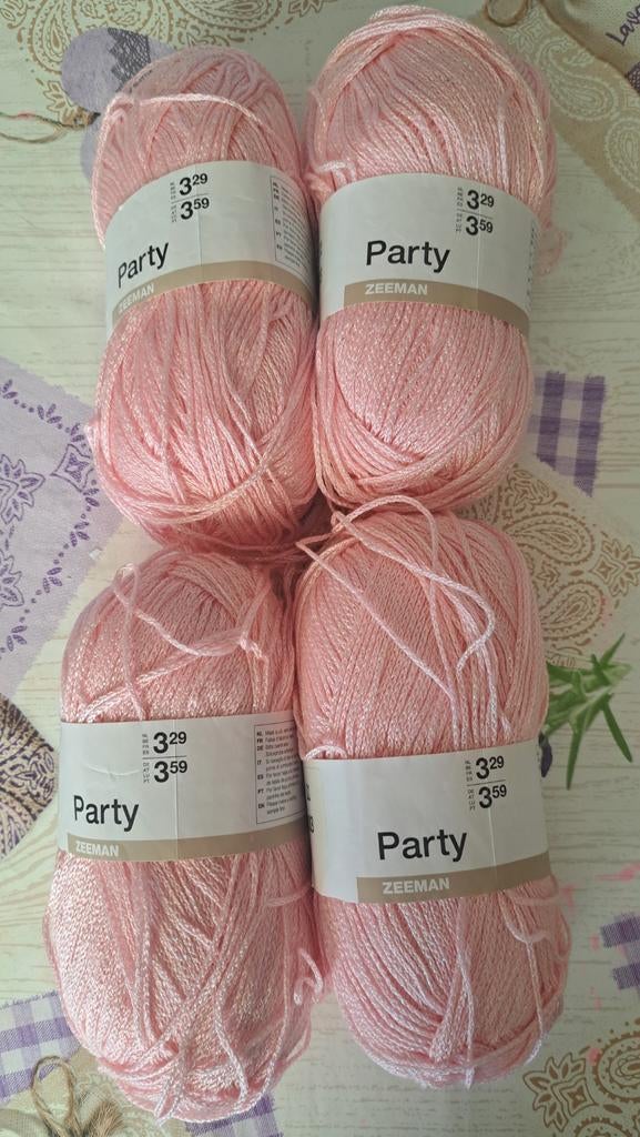 4 bollen Zeeman Party roze garen met glittertje, Ophalen of Verzenden, Nieuw, Breien of Haken, Wol of Garen