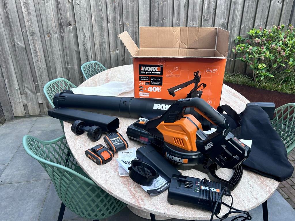 Worx accu draadloos bladblazer/bladzuiger met 2 accu's 40V, Ophalen of Verzenden, Zo goed als nieuw, Met opvangzak, Accu