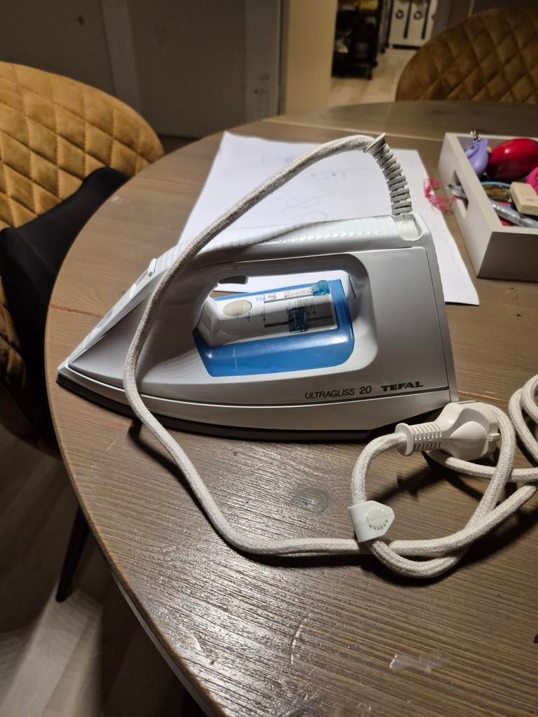 Tefal Ultragliss 20 Strijkijzer, Ophalen