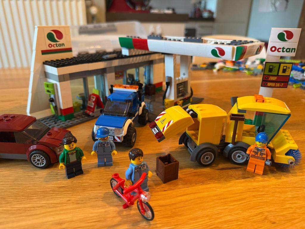 Lego city 60132 tankstation, Ophalen of Verzenden, Zo goed als nieuw
