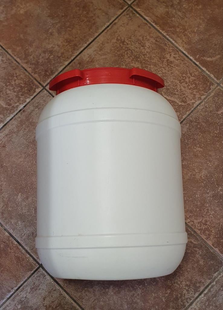 1 Curtec ton 26 liter. Voederton, waterkluis, speelgoedton, Ophalen of Verzenden