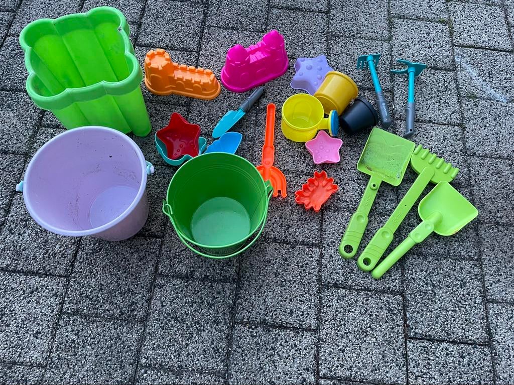 Strandspulletjes kind divers schepje emmertje vormpjes, Ophalen of Verzenden, Gebruikt