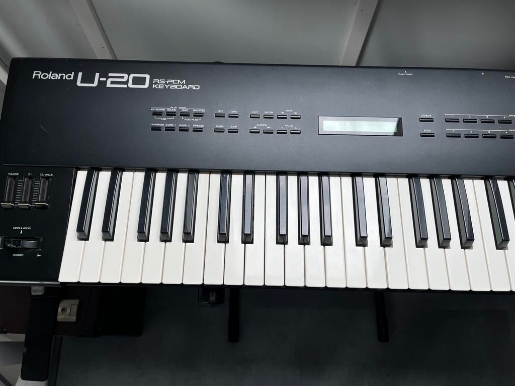 Roland U20 RS-PCM Synthesizer, Ophalen, Roland, Met midi-aansluiting, 61 toetsen