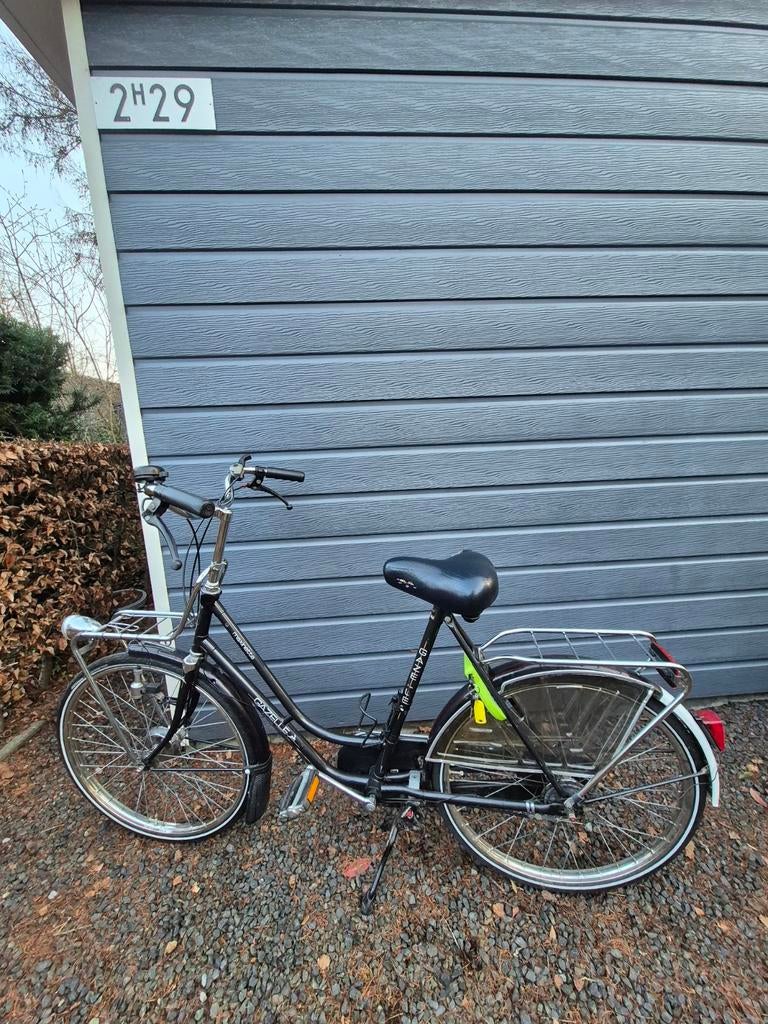 Fiets met 3 versnellingen en dynamoverlichting, Fietsen en Brommers, Fietsen | Dames | Damesfietsen, Zo goed als nieuw, Overige merken