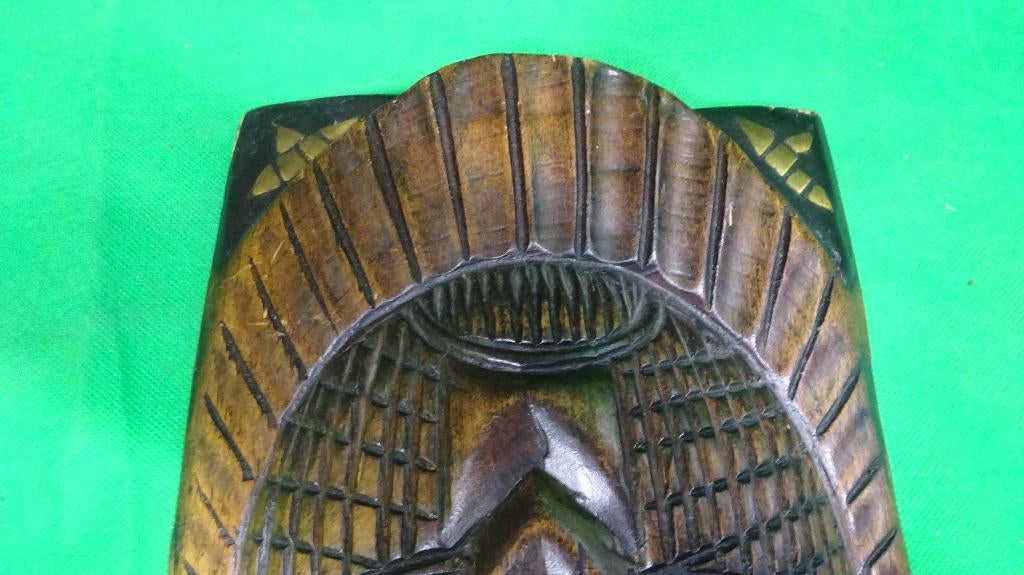 Decoratief houten masker met kralen., Handgemaakt, Hout, Bruin, Vrouw