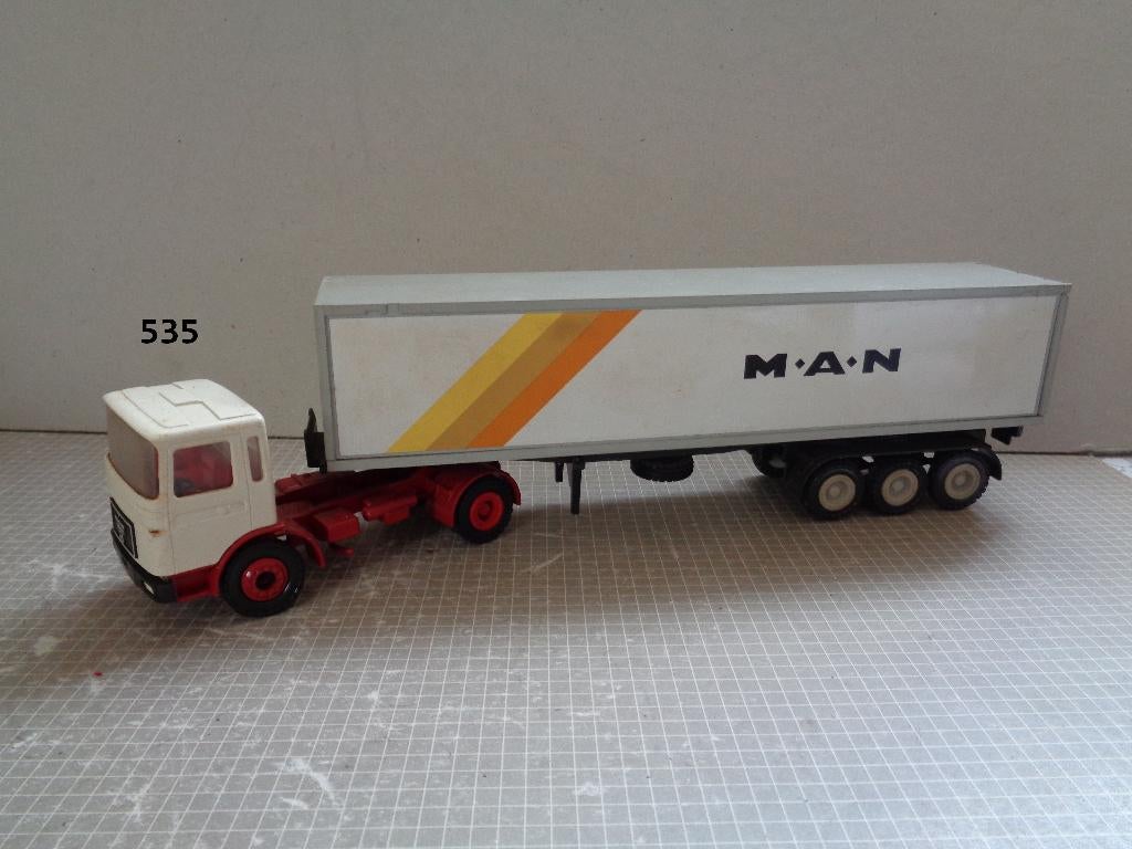 conrad man met demo trailer, Hobby en Vrije tijd, Modelauto's | 1:50, Ophalen of Verzenden, Zo goed als nieuw, Bus of Vrachtwagen