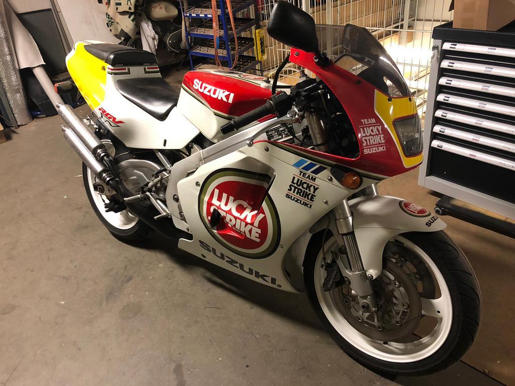 2  X SUZUKI RGV 250 LUCKY STRIKE, 250 cc, 2 cilinders, Super Sport, Particulier