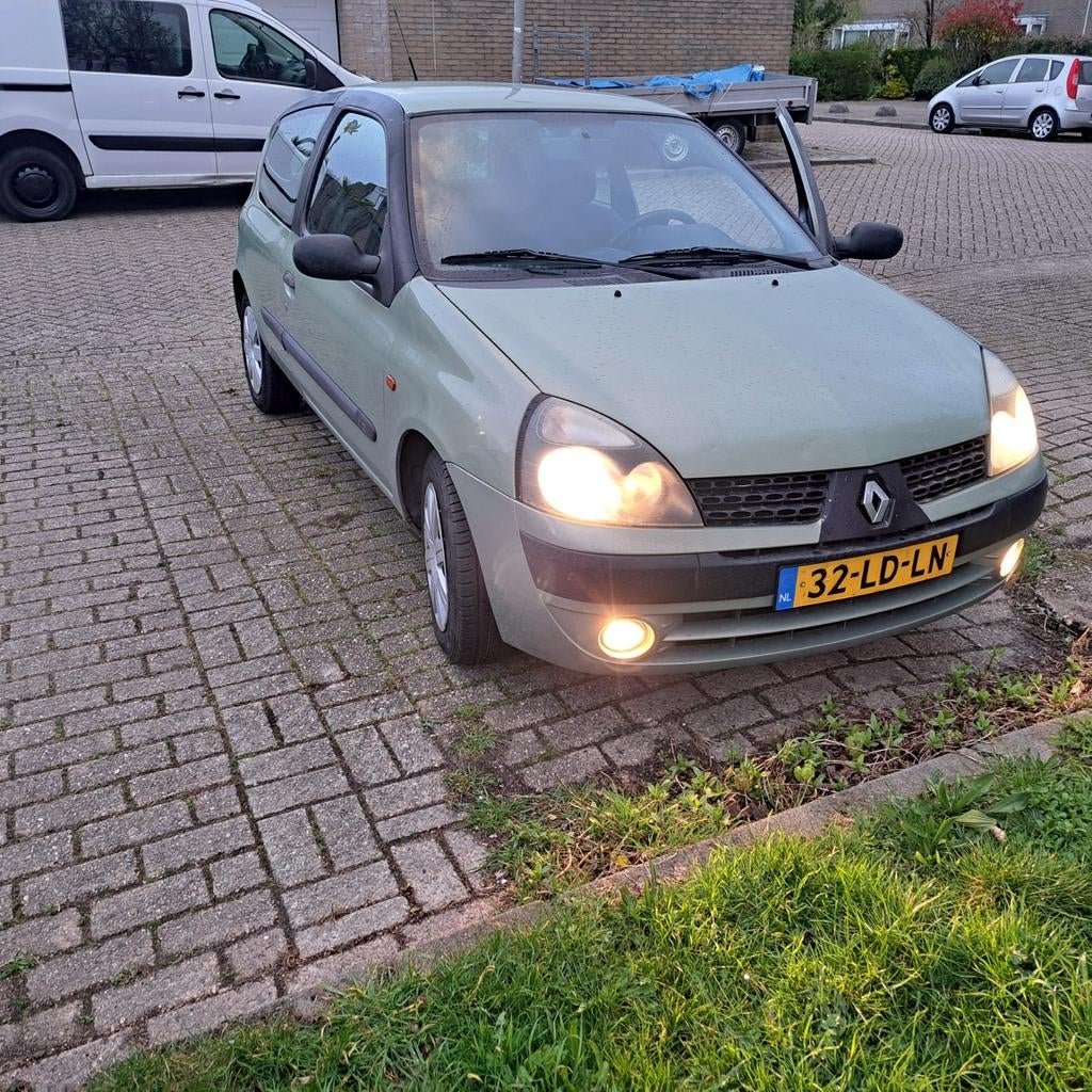 Renault clio 1.2. 2002 euro 500., Auto-onderdelen, Ophalen of Verzenden, Nieuw, Renault