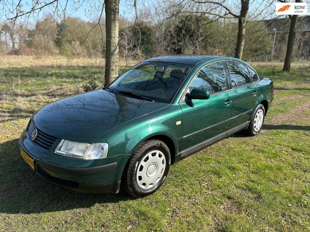 Volkswagen Passat 1.8-5V Trendline apk t/m 10-04-2027, 125 pk, Gebruikt, 4 cilinders, 1264 kg