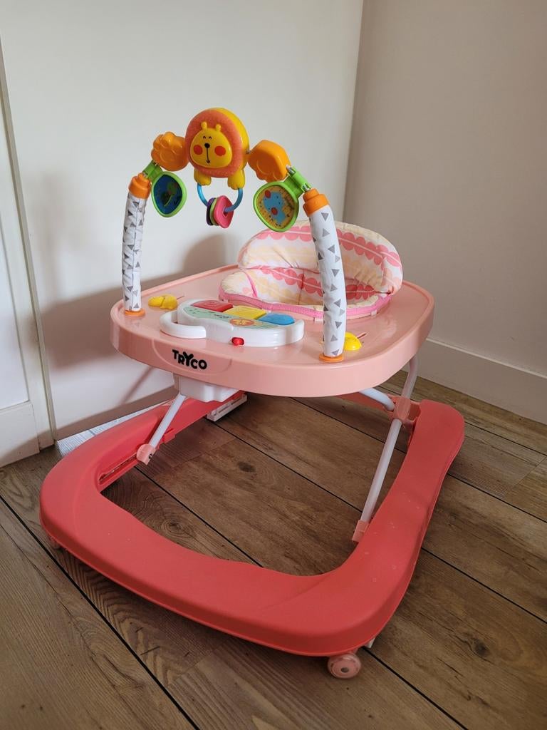 Roze loopwagen met muziek, Ophalen